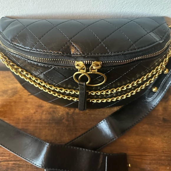 Black Quilted Crossbody Bag with Gold Chain Faux Leather Adjustable NWT - Picture 5 of 8